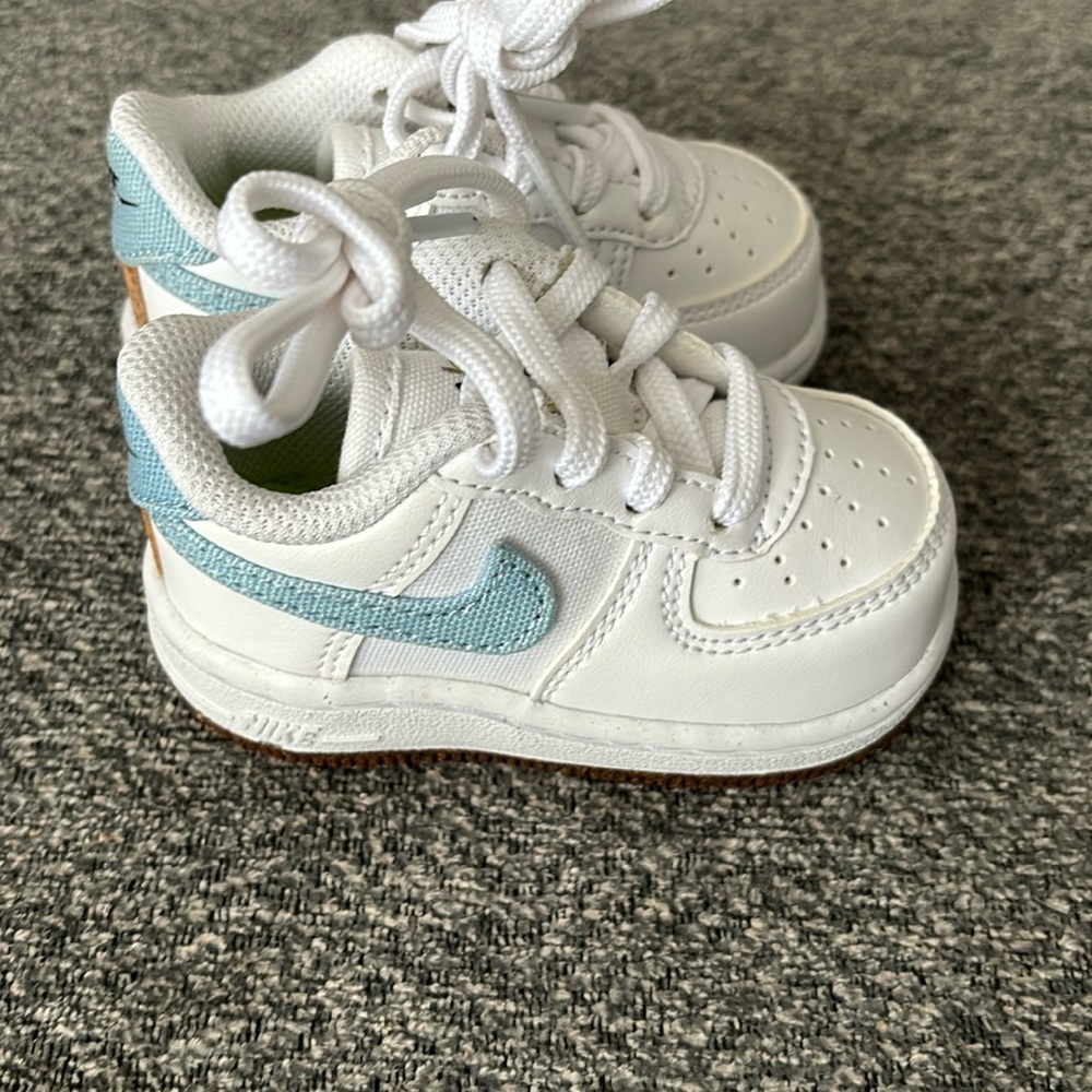 Nike Air Force 1